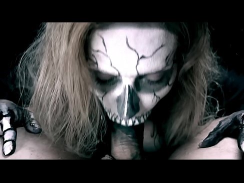 ❤️ Demon cailín sucking coileach lena béal dubh agus shlogtha cum. ❤❌ Sluts linn ﹏